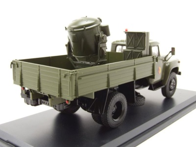 ZIL 130 mit APM 90 Scheinwerfer Militär NVA oliv grün Modellauto 1:43 Premium ClassiXXs