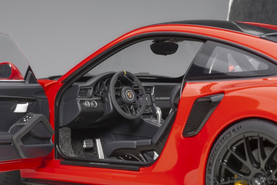 Porsche 911 (991.2) GT2 RS Weissach Package 2017 rot Modellauto 1:18 Autoart