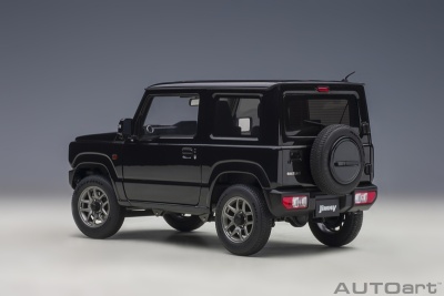 Suzuki Jimny JB86 RHD 2018 schwarz Modellauto 1:18 Autoart