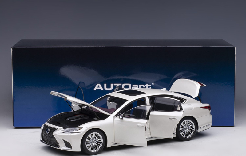 Modellauto Lexus LC 500h 2018 weiß metallic 1:18 Autoart bei