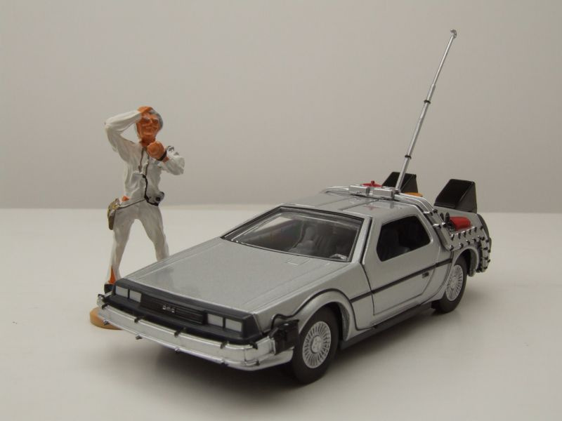 Modellauto DeLorean DMC Back to the Future Zurück in die Zukunft mit Doc  Brown Figur 1:36 Corgi bei Modellautocenter, 39,95 €
