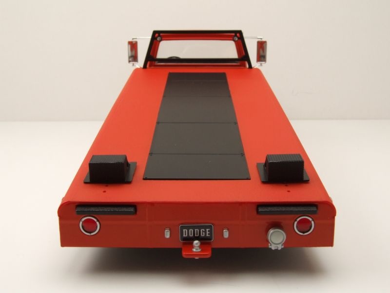 DAN GURNEY，S PLYMOUTH Ramp Truck 1:18 Dan Gurney's Plymouth AAR Trans Am Team 1970 Dodge D300 Ramp Truck