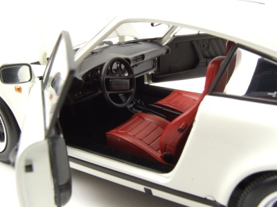 Porsche 911 Carrera Coupe 3.2 1983 weiß Modellauto 1:18 Minichamps