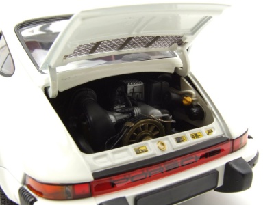 Porsche 911 Carrera Coupe 3.2 1983 weiß Modellauto 1:18 Minichamps