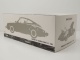 Porsche 911 Carrera Coupe 3.2 1983 weiß Modellauto 1:18 Minichamps