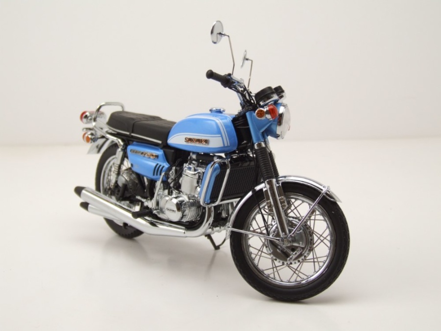 Modell Suzuki GT 750 J 1973 blau metallic Modellmotorrad 1:12