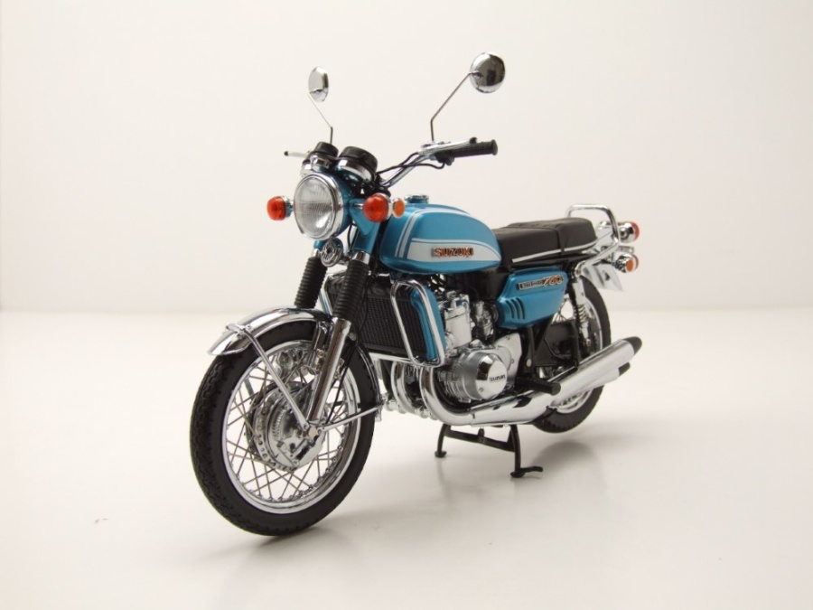 Suzuki GT 750 J 1973 grün Modellmotorrad 1:12 Minichamps