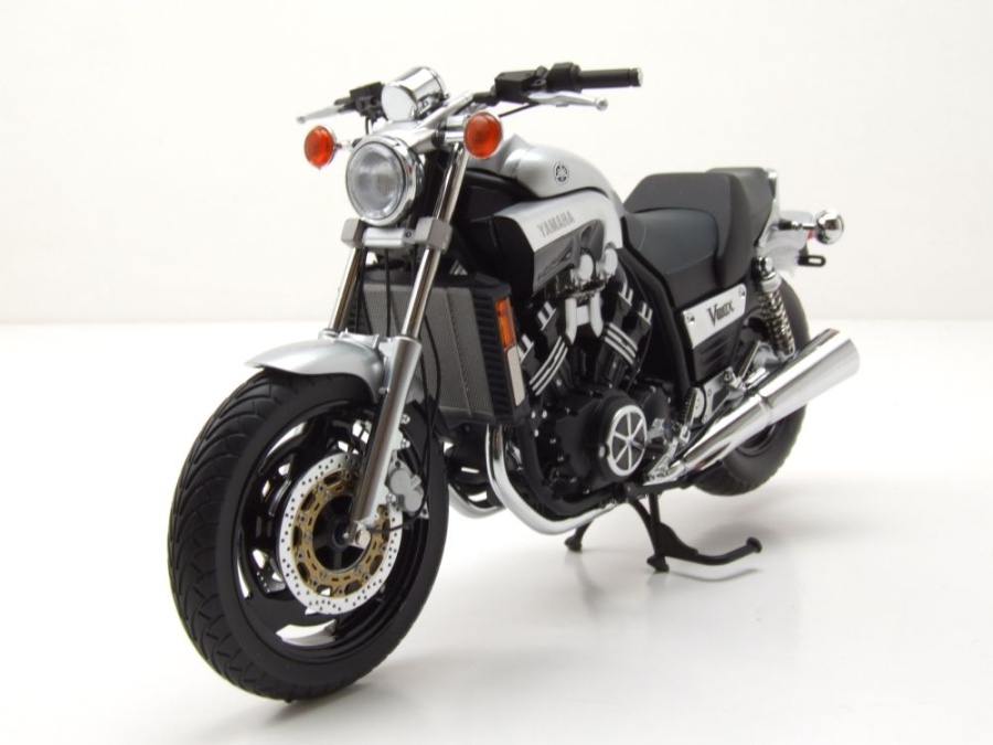 Modell Yamaha Vmax 1993 silber Modellmotorrad 1:12 Minichamps, 199