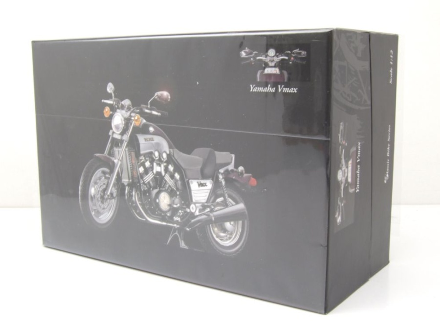Modell Yamaha Vmax 1993 schwarz Modellmotorrad 1:12 Minichamps