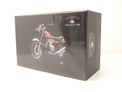 Kawasaki 900 Z1 Super 4 1972 rot braun Modellmotorrad 1:12 Minichamps