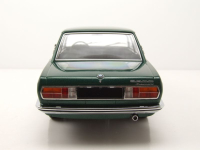 BMW 2500 E3 1968 grün metallic Modellauto 1:18 Minichamps