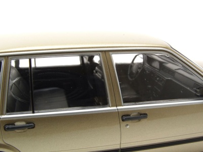 Volvo 740 GL 1986 gold Modellauto 1:18 Minichamps