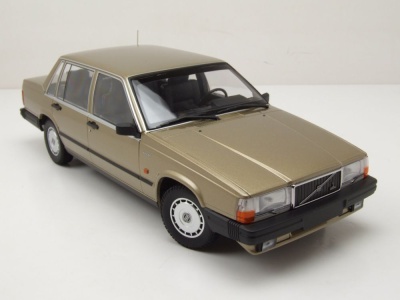 Volvo 740 GL 1986 gold Modellauto 1:18 Minichamps