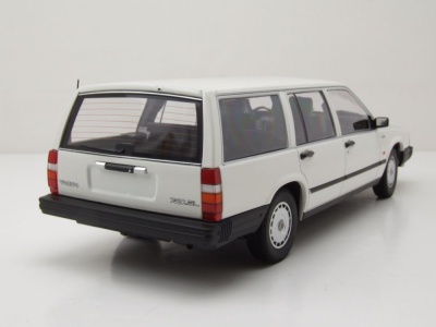 Volvo 740 GL Break Kombi 1986 weiß Modellauto 1:18...