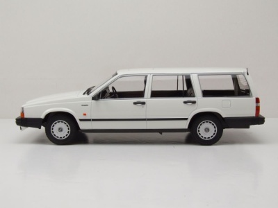 Volvo 740 GL Break Kombi 1986 weiß Modellauto 1:18 Minichamps