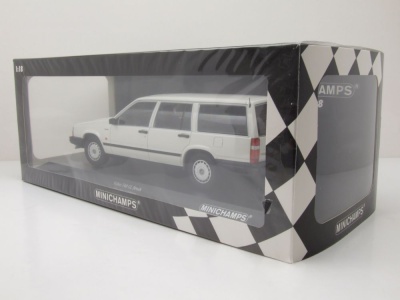 Volvo 740 GL Break Kombi 1986 weiß Modellauto 1:18 Minichamps