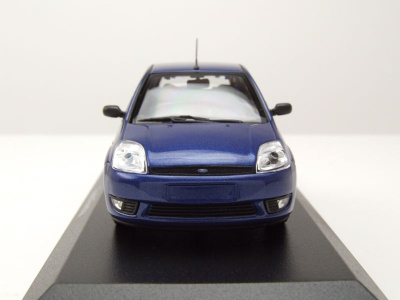 Ford Fiesta 2002 blau metallic Modellauto 1:43 Maxichamps
