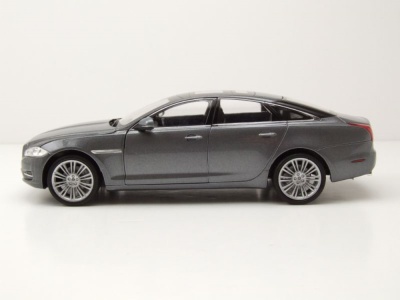 Jaguar XJ 2010 grau metallic Modellauto 1:24 Welly