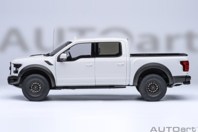 Ford F-150 Raptor Supercrew Pick Up 2017 weiß Modellauto 1:18 Autoart