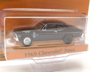 Chevrolet Nova Police 1969 schwarz grau Hunter Modellauto 1:64 Greenlight Collectibles