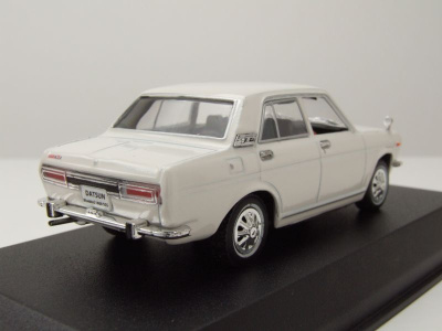 Nissan Bluebird 1600 SSS 1969 weiß Modellauto 1:43...