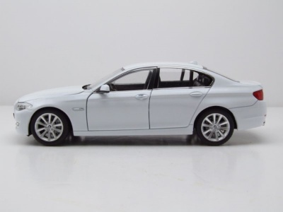 BMW 535i F10 2010 weiß Modellauto 1:24 Welly