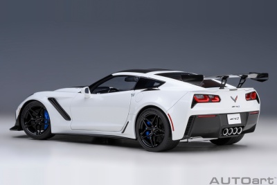 Chevrolet Corvette C7 ZR1 2019 weiß Modellauto 1:18...