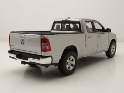 RAM 1500 Pick Up 2019 silber Modellauto 1:24 Welly