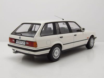 BMW 325i E30 Touring Kombi 1988 weiß Modellauto...