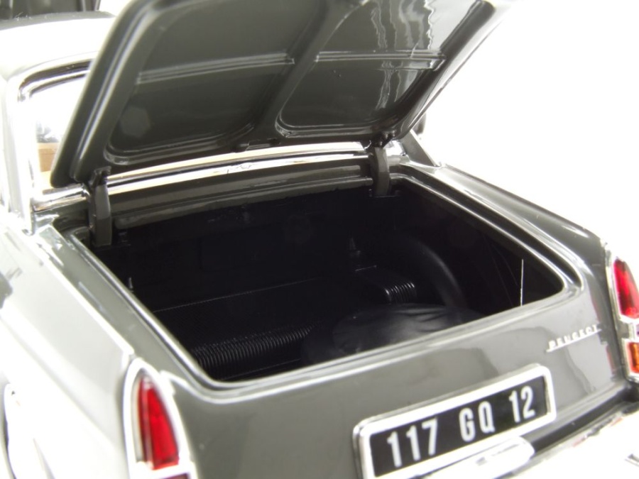 Norev - Scale 1/18 - Peugeot 404 Coupé 1967 black