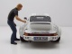 Porsche 911 Röhrl x 911 weiß mit Figur Walter Röhrl Modellauto 1:18 Schuco