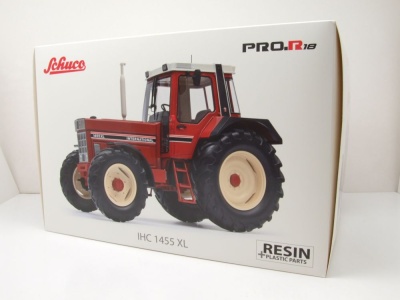 IHC 1455 XL Traktor rot Modellauto 1:18 Schuco