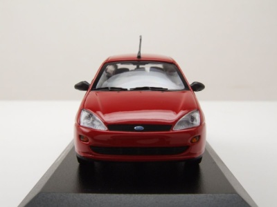 Ford Focus Turnier Kombi 1998 rot Modellauto 1:43 Maxichamps