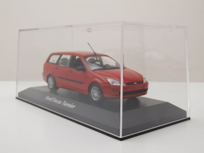 Ford Focus Turnier Kombi 1998 rot Modellauto 1:43 Maxichamps