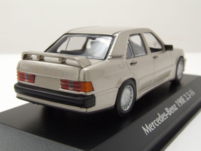 Mercedes 190E 2.3-16 W201 1984 gold metallic Modellauto...