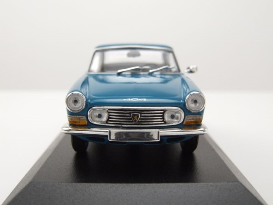 入手困難)Peugeot 404 ミニカー 水色 1/43（Peugeot 404 Pickup
