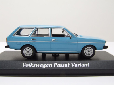 VW Passat Variant Kombi 1975 blau Modellauto 1:43 Maxichamps