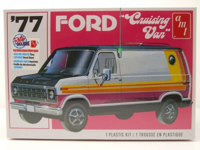 Ford Cruising Van 1977 Kunststoffbausatz Modellauto 1:25 AMT