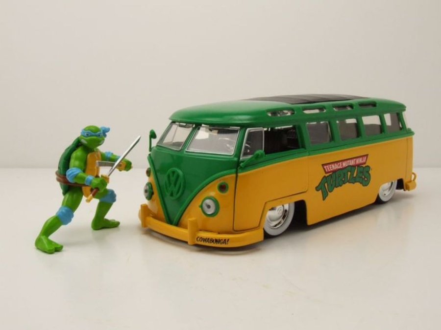 VW T1 Samba Bus TMNT Ninja Turtles 1962 gelb grün mit Leonardo Figur Modellauto 1:24 Jada Toys