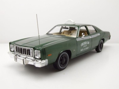 Plymouth Fury Checker Cab 1976 grün Beverly Hills Cop Modellauto 1:18 Greenlight Collectibles