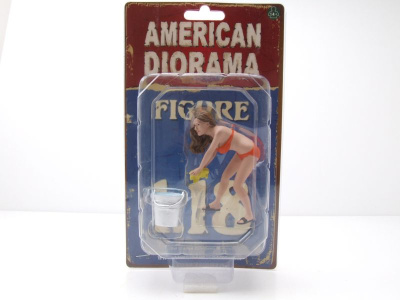 Figur Bikini Car Wash Girl Cindy mit Eimer für 1:18 Modelle American Diorama