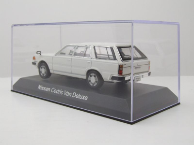 Nissan Cedric Van Deluxe 1995 weiß Modellauto 1:43 Norev