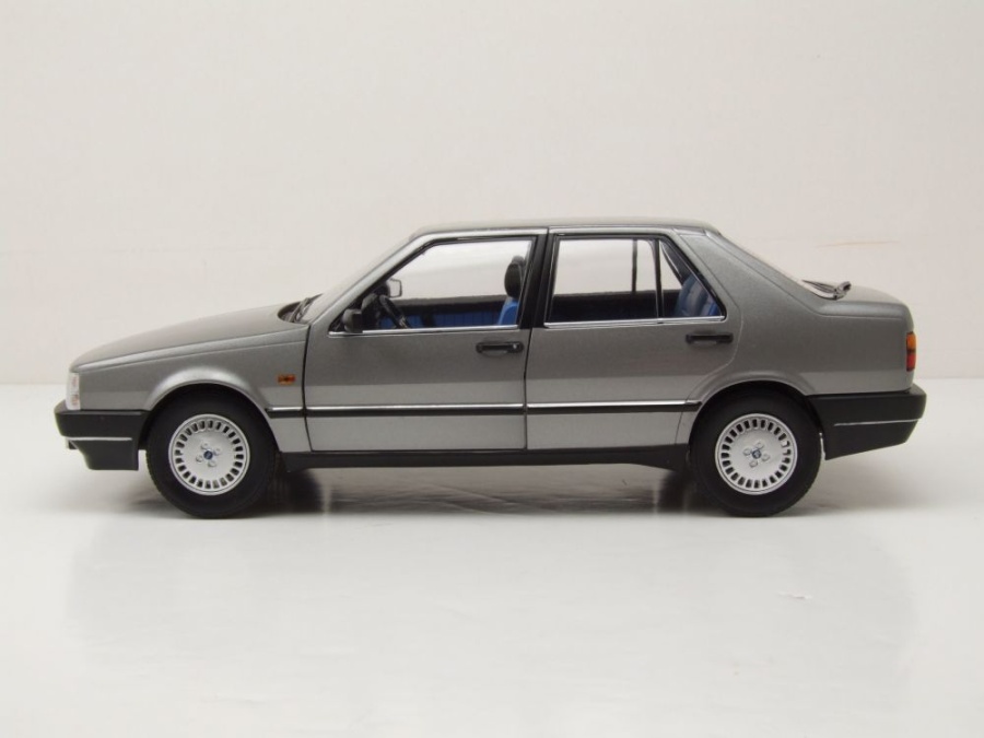 1/18 フィアット クロマ 2.0 ターボ IE 1985 グレーメタリック