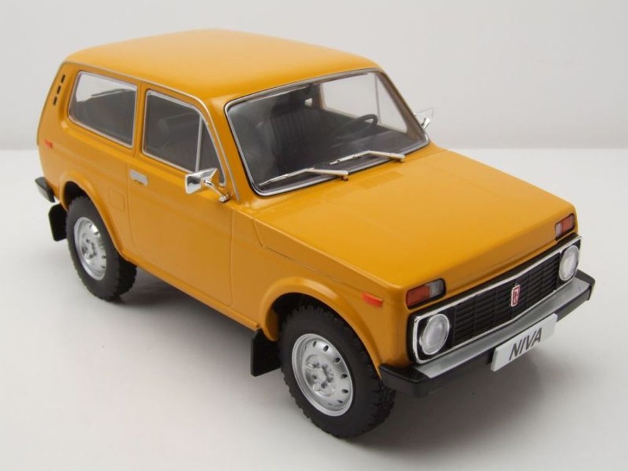 1976 Lada Niva Rouge 1:18 – Voiture en métal à l'échelle