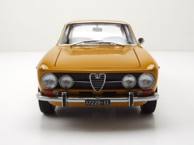 Alfa Romeo 1750 GTV 1970 gelb Modellauto 1:18 Norev