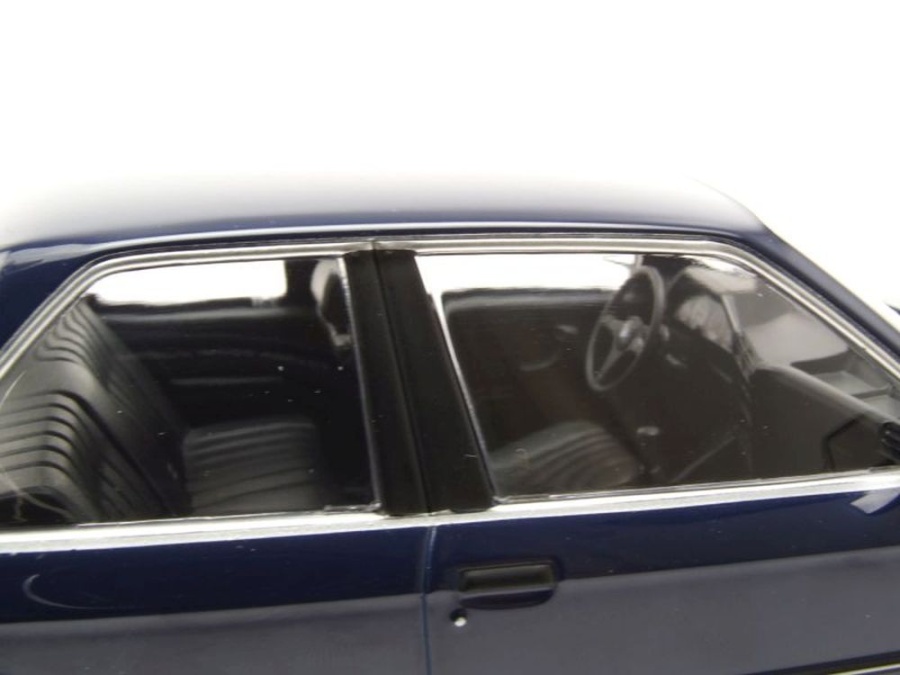 ミニチャンプス 1/18 BMW 323I 1982 ブルー ミニチャンプス 1/18 BMW 323I 1982 ブルー