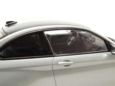 BMW M2 CS 2020 silber Modellauto 1:18 Minichamps