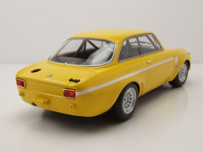 Alfa Romeo GTA 1300 Junior 1971 gelb Modellauto 1:18 Minichamps