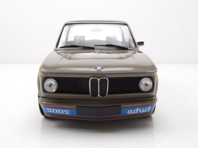 BMW 2002 Turbo 1973 braun beige Modellauto 1:18 Minichamps