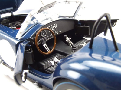 Shelby Cobra 427 S/C dunkelblau weiß Modellauto 1:18 Kyosho